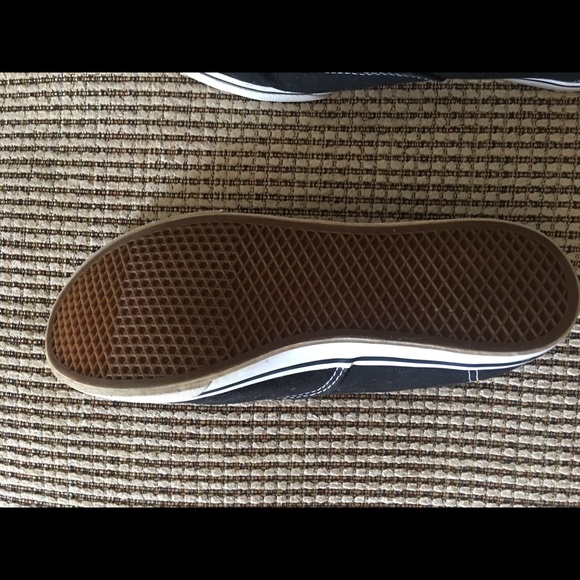Vans - Picture 3 of 4